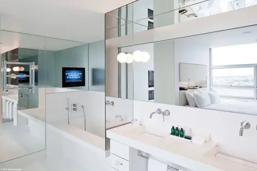Зеркало AGC  зеркало mirox 3g clear, влагостойкое, 6мм (2250*3210) (продажа кратно 0,5 листа)